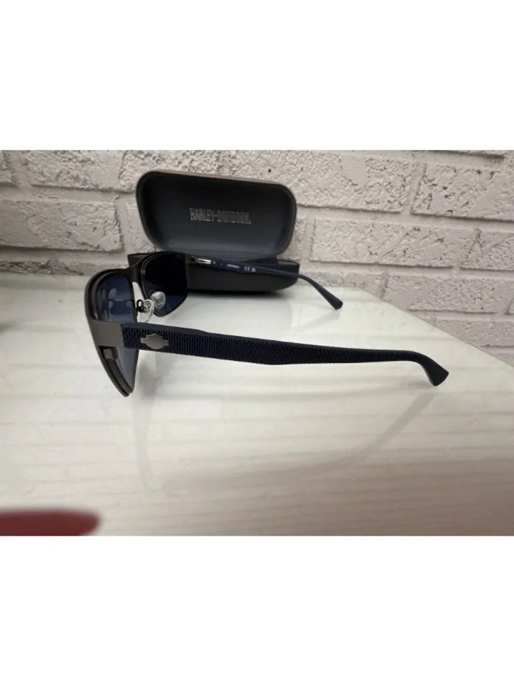 Harley Davidson Men Gunmetal Square Frame Sunglasses with Case